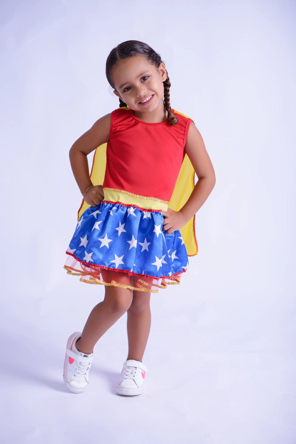 Fantasia Heroína Saia Estrela Infantil com Capa